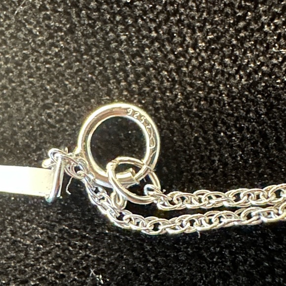 DIAMOND AND SILVER FLORAL PENDANT NECKLACE - Picture 6 of 8